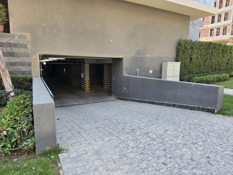 Resident parking at El Patio Oro, New Cairo